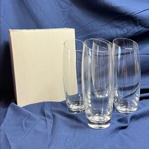 Brand new, in box 4 Bomshbee champagne flutes